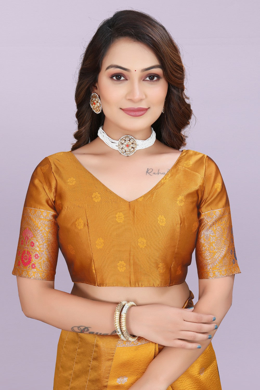 Designer Silk Saree with Floral Motif & Zari Detailing – Party & Festive Wear