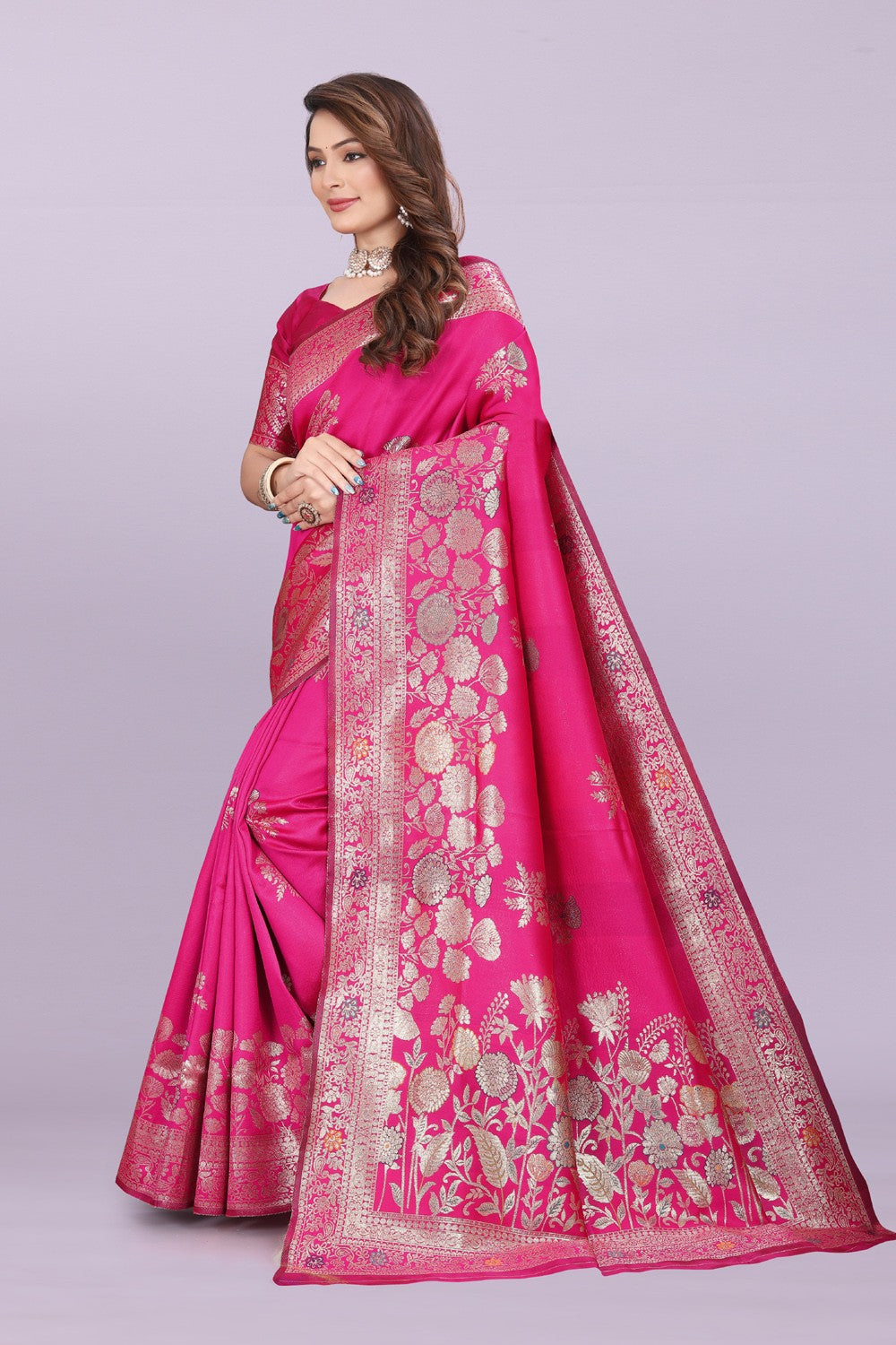 Designer Silk Saree with Floral Motif & Zari Detailing – Party & Festive Wear