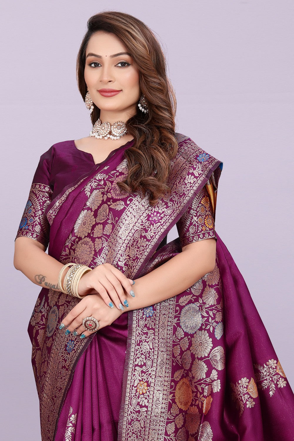Designer Silk Saree with Floral Motif & Zari Detailing – Party & Festive Wear