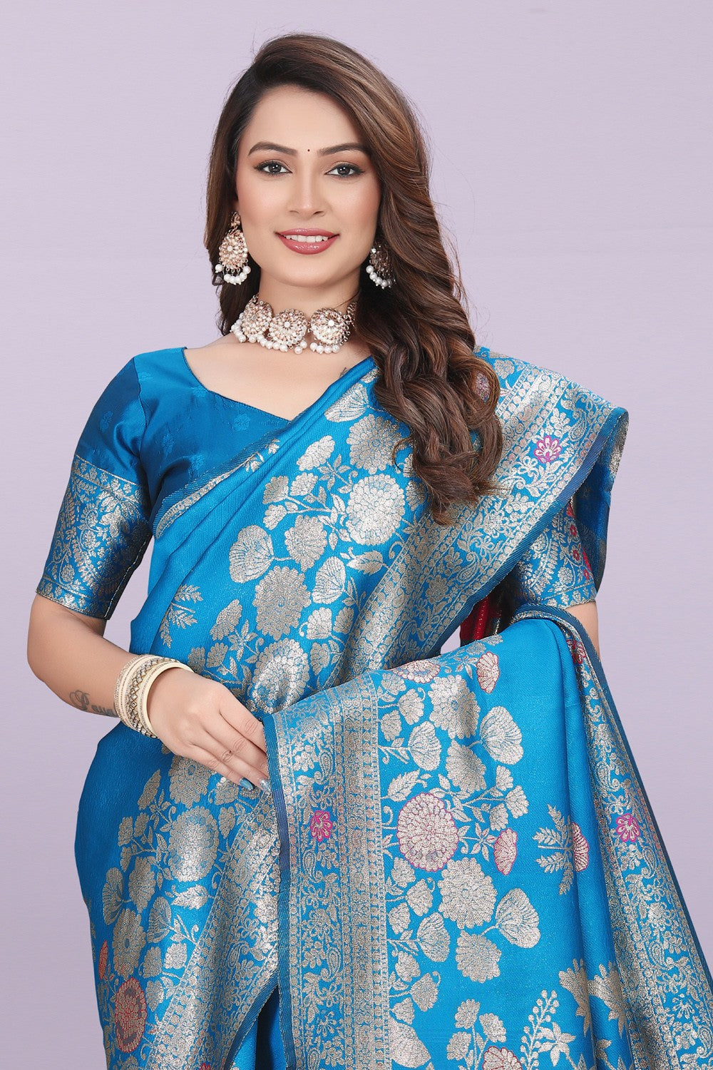 Designer Silk Saree with Floral Motif & Zari Detailing – Party & Festive Wear