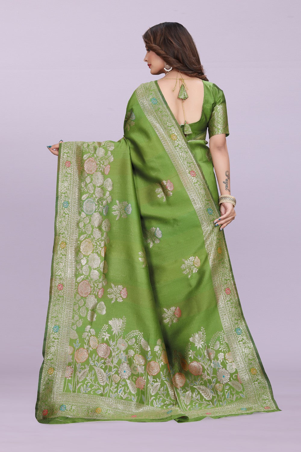 Designer Woven Silk Saree with Floral Motif & Traditional Zari Detailing | Party & Festive Wear