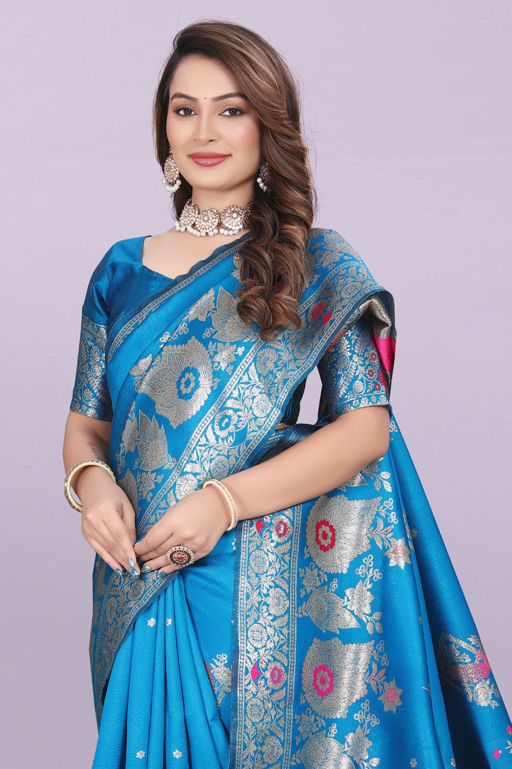 Woven Silk Saree with Floral & Peacock Zari Design – Elegant Festive Wear