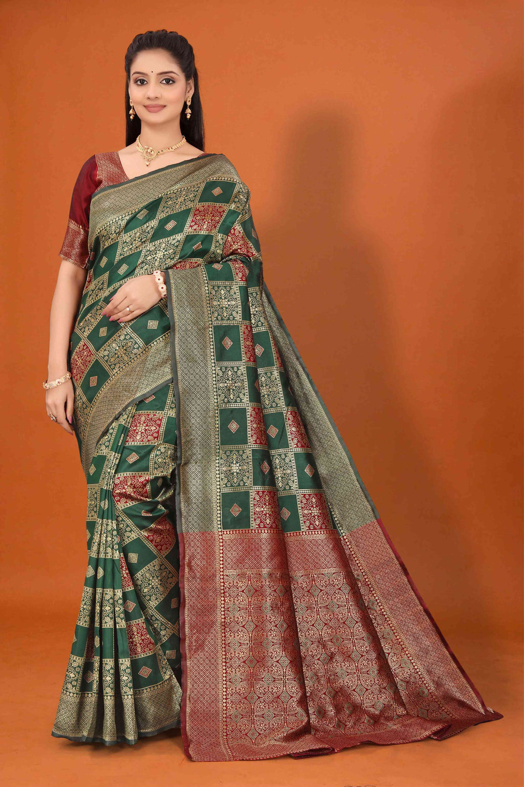 Banarasi Silk Saree for Women | Checkered Zari Design with Rich Pallu & Border