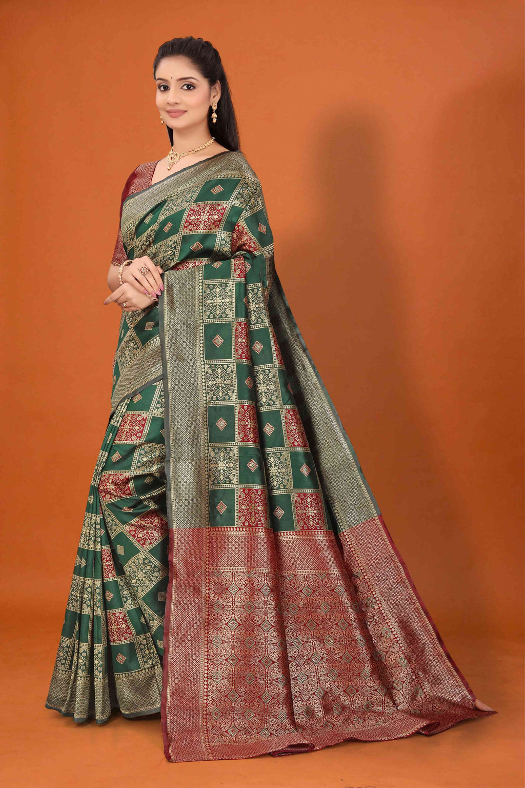 Banarasi Silk Saree for Women | Checkered Zari Design with Rich Pallu & Border