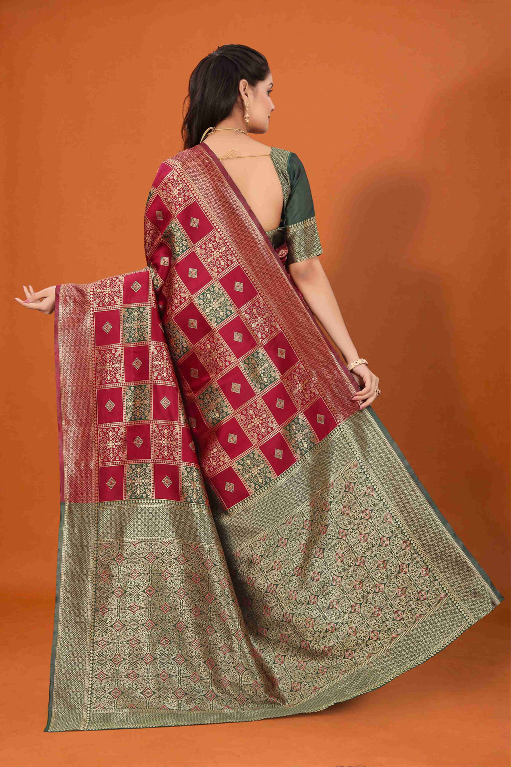 Banarasi Silk Saree for Women | Checkered Zari Design with Rich Pallu & Border