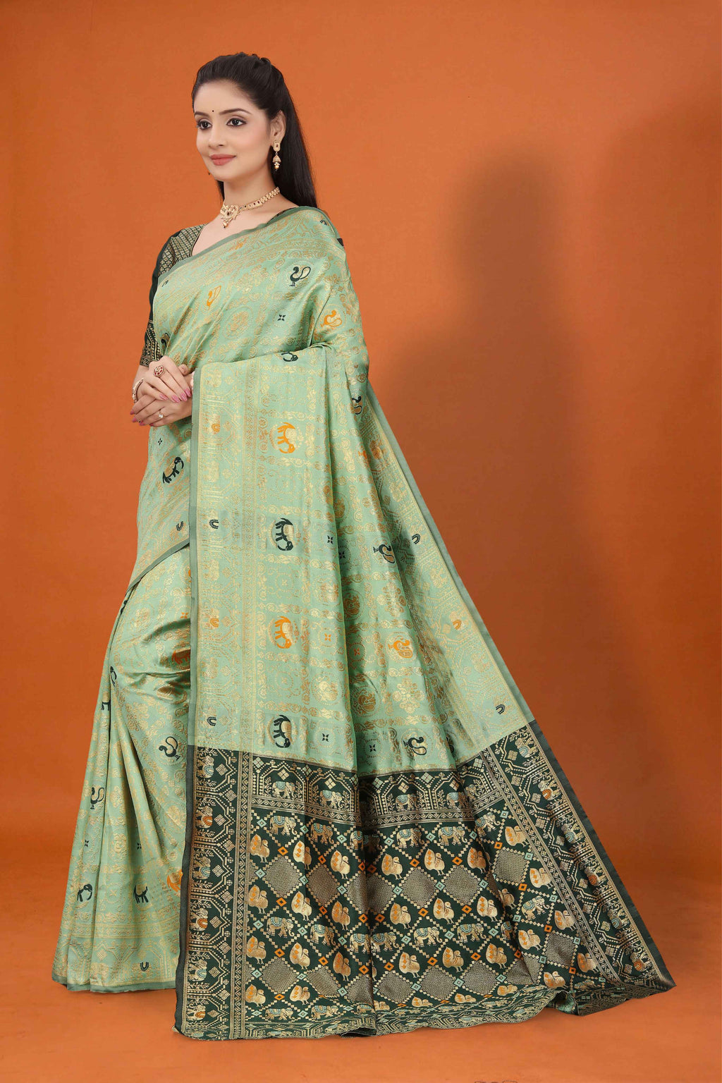 Designer Banarasi Silk Saree for Women | Traditional Motif Saree with Zari Work