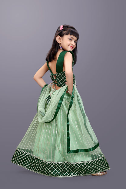 Girls Checkered Lehenga Choli and Dupatta Set