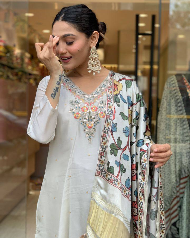 Off White Floral Salwar Kameez Set with Dupatta – Wedding Guest Outfit for Women