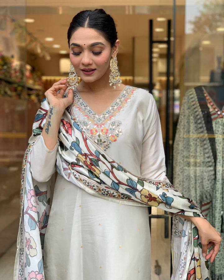 Off White Floral Salwar Kameez Set with Dupatta – Wedding Guest Outfit for Women