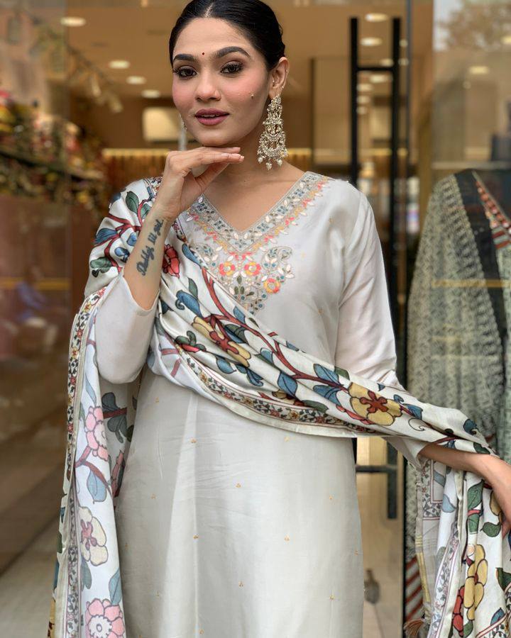 Off White Floral Salwar Kameez Set with Dupatta – Wedding Guest Outfit for Women