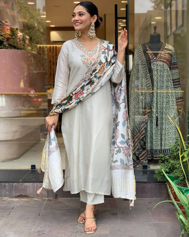Off White Floral Salwar Kameez Set with Dupatta – Wedding Guest Outfit for Women