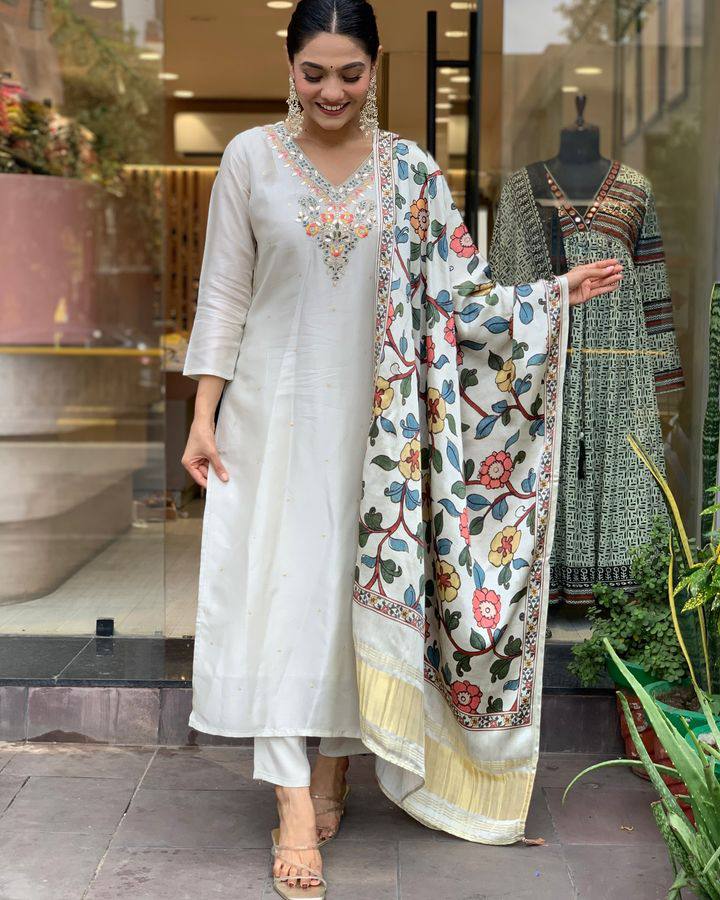 Off White Floral Salwar Kameez Set with Dupatta – Wedding Guest Outfit for Women