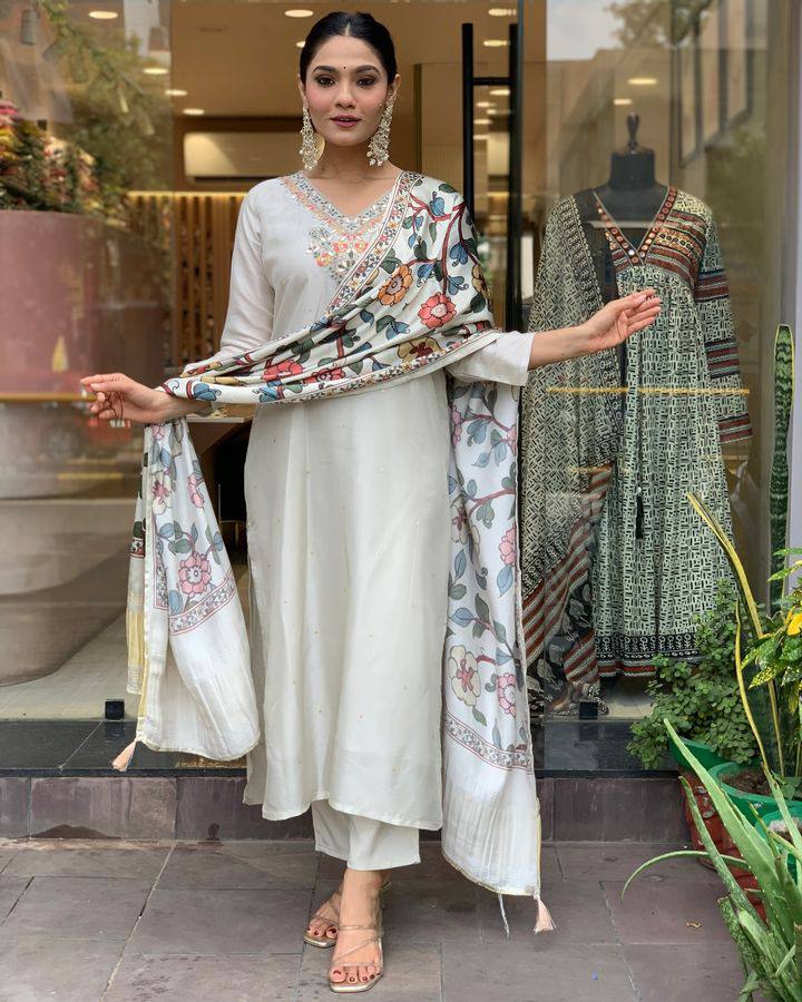 Off White Floral Salwar Kameez Set with Dupatta – Wedding Guest Outfit for Women